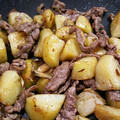 あいころべ's cooksnap of when they made 牛肉舞茸じゃがいものバターしょうゆ炒め.