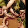 JUNYAママ's cooksnap of when they made いかとブロッコリー☆マヨ炒め.