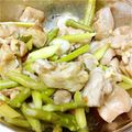 ちーりんママ's cooksnap of when they made 簡単お弁当おかず☆アスパラ鶏ムネの梅和え.