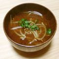sherryｶﾅ？'s cooksnap of when they made もやしの味噌汁（赤味噌）卵おとしても可！.
