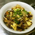 meff's cooksnap of when they made まいたけとﾍﾞｰｺﾝのふわふわ卵炒め☆彡.