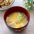 runa10's cooksnap of when they made 消化の良い 簡単じゃがいもの味噌汁.