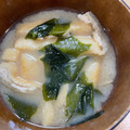 meme1227's cooksnap of when they made 薄揚げとわかめの味噌汁.
