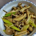 マキマキ913's cooksnap of when they made アスパラとシメジのニンニク炒め.