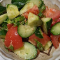 ヨシヨッシー's cooksnap of when they made きゅうりとトマトのサラダ.