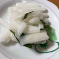 mantacarp's cooksnap of when they made べんりで酢で、簡単大根と大葉の酢の物.