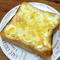 YCHキッチン's cooksnap of when they made ゆで卵とハムとチーズのボリュームトースト.
