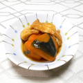＠迷子＠'s cooksnap of when they made かぼちゃと油揚げの煮物.