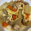 ごまごま2310's cooksnap of when they made 大根と鶏肉、油揚げの煮物.