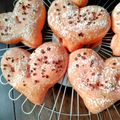 まめたん's cooksnap of when they made ✿桜色✿ハート型の白パン❤.