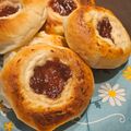 supuraringo's cooksnap of when they made 菓子パン☆クリームチーズ&ジャムパン☆.