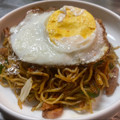 ★なみ☆'s cooksnap of when they made いつものソース焼きそばに～目玉焼きを～.