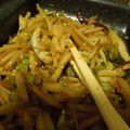 はなっこりー's cooksnap of when they made カブの皮と葉のキンピラ.