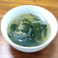 YCHキッチン's cooksnap of when they made 簡単☆わかめと玉ねぎの中華風スープ.