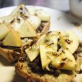 妙香ママ's cooksnap of when they made ブルーチーズ＆りんごのあんトースト.