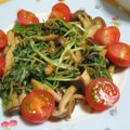 carnival's cooksnap of when they made たっぷり水菜の炒め物（大葉にんにく醤油）.
