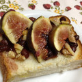 huto☆'s cooksnap of when they made 無花果と胡桃を乗せた塩あんトースト.