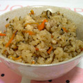 はやみちゃん's cooksnap of when they made 簡単♪塩昆布と鶏肉の炊き込みごはん.