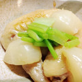 Hitomi0627's cooksnap of when they made 鶏手羽とカブの煮物.