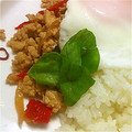 Losh's cooksnap of when they made ♡タイ風挽き肉バジル炒め目玉のっけ♡.