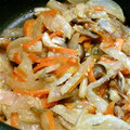 えりっっこ's cooksnap of when they made 大根とにんじんの味噌炒め.