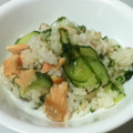 ☆こまっと☆'s cooksnap of when they made 鮭ときゅうりの混ぜご飯.