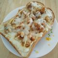 桜月❀咲良mommy's cooksnap of when they made チンしてのっける　唐揚げトースト.