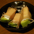 pipo☆pipo's cooksnap of when they made 酒のつまみ☆チーズとアボガドで生ハム巻き.