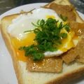 meff's cooksnap of when they made 油揚げのカリカリ♪目玉焼きトースト♪.