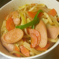 marilin36's cooksnap of when they made おさかなソーセージで簡単！焼きうどん☆.