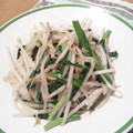 あかりんりん♪'s cooksnap of when they made もやしとニラのチョー簡単炒め.