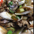 ぴよはち's cooksnap of when they made 白ネギとマイタケの炒め物.