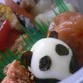 勇ｱﾝﾄﾞぐるんぱ's cooksnap of when they made パンダVS謎の３匹（パンダ編）キャラ弁.