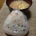 YUKIKI☆'s cooksnap of when they made 鮭とクリームチーズのおにぎり.