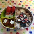 ｊ−ｊ−ｆ's cooksnap of when they made キャラ弁★海苔でクリスマスツリー.