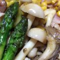 R☆my's cooksnap of when they made ブナピーとアスパラのカレー炒め♪.