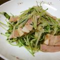 うり。。。's cooksnap of when they made おつまみメモ★豆苗ベーコン炒め.