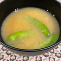 Faiza's cooksnap of when they made ✿きぬさやと新たまねぎの✿お味噌汁✿.