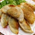 ひさちぃママ's cooksnap of when they made 餃子の皮で鶏とアボカドのから揚げ.