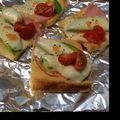 ma75na's cooksnap of when they made 糖質制限 油揚げのアボカドチーズトースト.
