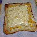 大魔女's cooksnap of when they made mちゃんのチーズとコーンだけトースト.