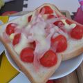 リラシャン's cooksnap of when they made トマトとチーズとハムの朝ごはんトースト☆.