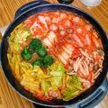 ☆魔矢☆'s cooksnap of when they made 簡単！トマト缶で♪トマトチーズ鍋.