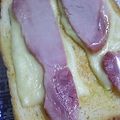 ユーロン's cooksnap of when they made 簡単♪ハムチーズトースト.