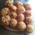 ∞＊みん＊∞'s cooksnap of when they made ぶどうの形のレーズンパン.
