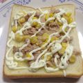 マルルル's cooksnap of when they made ツナマヨコーンガーリックトースト.