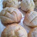 ゆ〜っちょん's cooksnap of when they made 洗い物無し発酵無しのメロンパン♪.