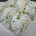 ゆーママ201210's cooksnap of when they made 栄養豊富パセリとチーズのオニギリ.