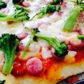 みどりの首輪's cooksnap of when they made トマトとウインナーのピザ.