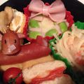 ♪かずみ♪'s cooksnap of when they made クリスマス☆キャラ弁に♪枝豆でリース.